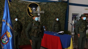 Entierran a dos militares que murieron durante combates en Apure