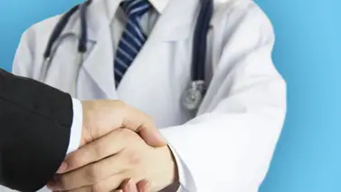 Arrestan a médico en EEUU luego de encontrar explosivos y drogas en su casa Arrestan a médico en EEUU luego de encontrar explosivos y drogas en su casa