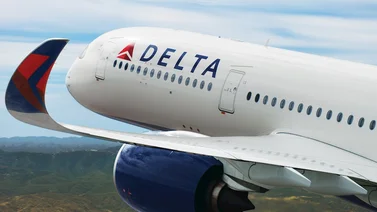 Delta dejará de colocar asiento de por medio entre pasajeros