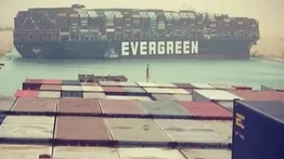 Estados Unidos ofrece ayuda a Egipto para desbloquear el canal de Suez