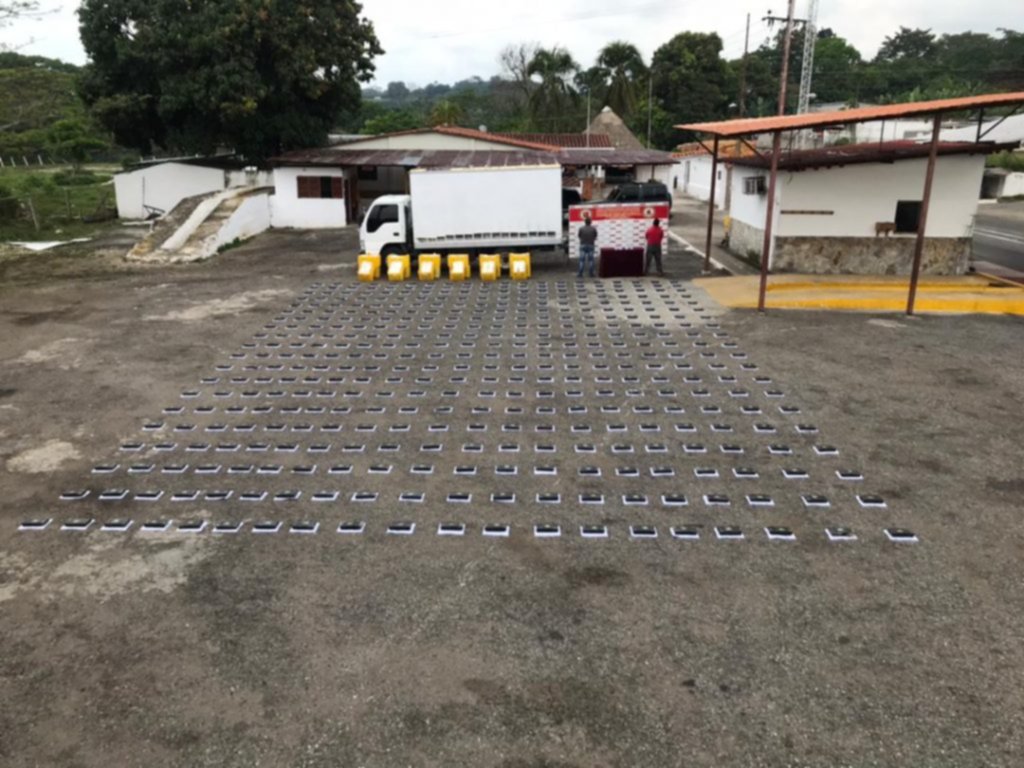 GNB incauta más de 400 kilogramos de cocaína en Táchira (+Fotos) GNB incauta más de 400 kilogramos de cocaína en Táchira (+Fotos)