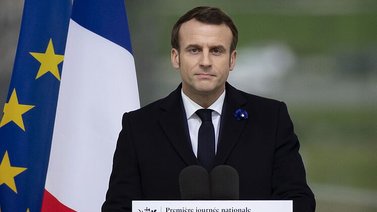 Macron urge a acelerar la vacunación y a potenciar el teletrabajo