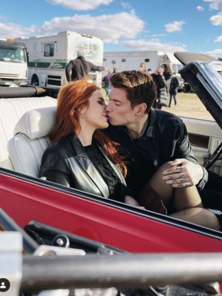 Bella Thorne anuncia su compromiso con el cantante Benjamin Mascolo Bella Thorne anuncia su compromiso con el cantante Benjamin Mascolo
