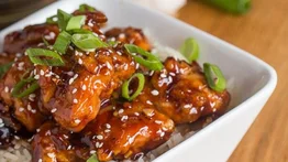 Alitas de pollo en salsa BBQ