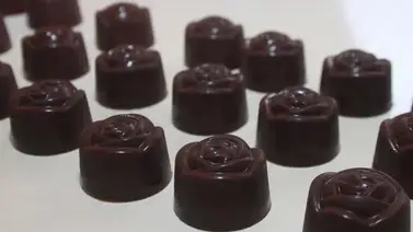 Bombones rellenos de ganache de parchita Bombones rellenos de ganache de parchita