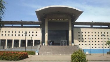Tribunal de Anzoátegui condenó a 30 años de prisión a mujer por mandar asesinar a su padre