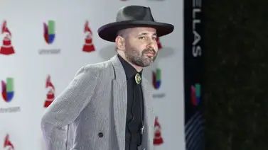 El ex Calle 13 Eduardo Cabra firma con la división latina de Warner Music El ex Calle 13 Eduardo Cabra firma con la división latina de Warner Music