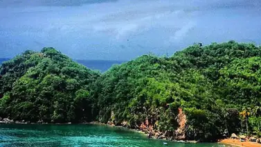 Río Caribe, entre la costa y lugares emblemáticos Río Caribe, entre la costa y lugares emblemáticos