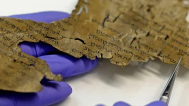 Israel revela fragmentos de un manuscrito bíblico de 2.000 años de antigüedad