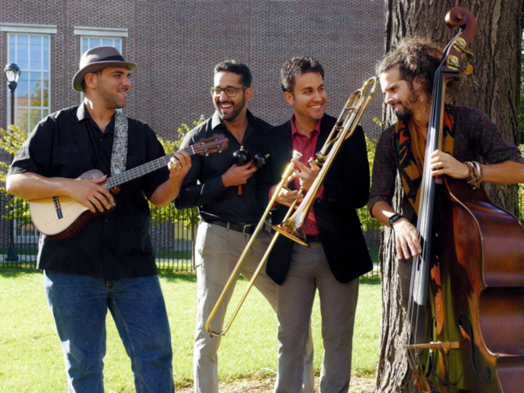 Música venezolana a través de Cuatrombón (+vídeo) Música venezolana a través de Cuatrombón (+vídeo)