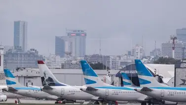 Argentina restringe vuelos internacionales y extiende medidas por COVID-19 Argentina restringe vuelos internacionales y extiende medidas por COVID-19