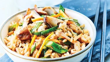 Una receta deliciosa: arroz frito con hongos