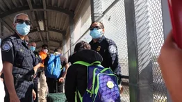 Arrestos en la frontera se dispararon en febrero tras la llegada de Biden