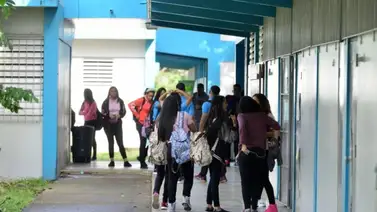 Los estudiantes puertorriqueños vuelven a las escuelas un año después Los estudiantes puertorriqueños vuelven a las escuelas un año después