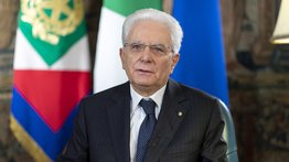 Presidente italiano se vacuna en el hospital Spallanzani de Roma