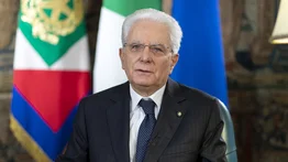 Presidente italiano se vacuna en el hospital Spallanzani de Roma