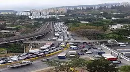 Reportan alcabalas y barricadas en Caracas