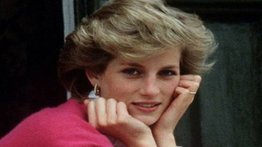 El espectro de Lady Di reaparece entre los muros de Buckingham