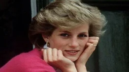 El espectro de Lady Di reaparece entre los muros de Buckingham