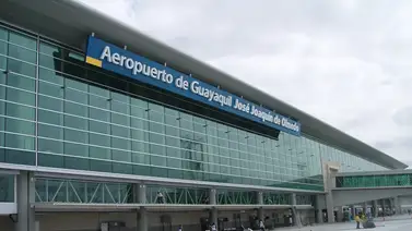 Aeropuerto de Guayaquil reactiva labores tras caída de ceniza volcánica Aeropuerto de Guayaquil reactiva labores tras caída de ceniza volcánica