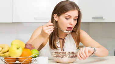 Comer rápido es dañino y engorda