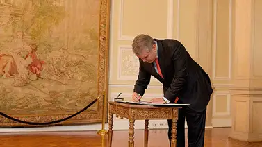 Duque firma decreto que crea Estatuto de Protección de migrantes venezolanos Duque firma decreto que crea Estatuto de Protección de migrantes venezolanos