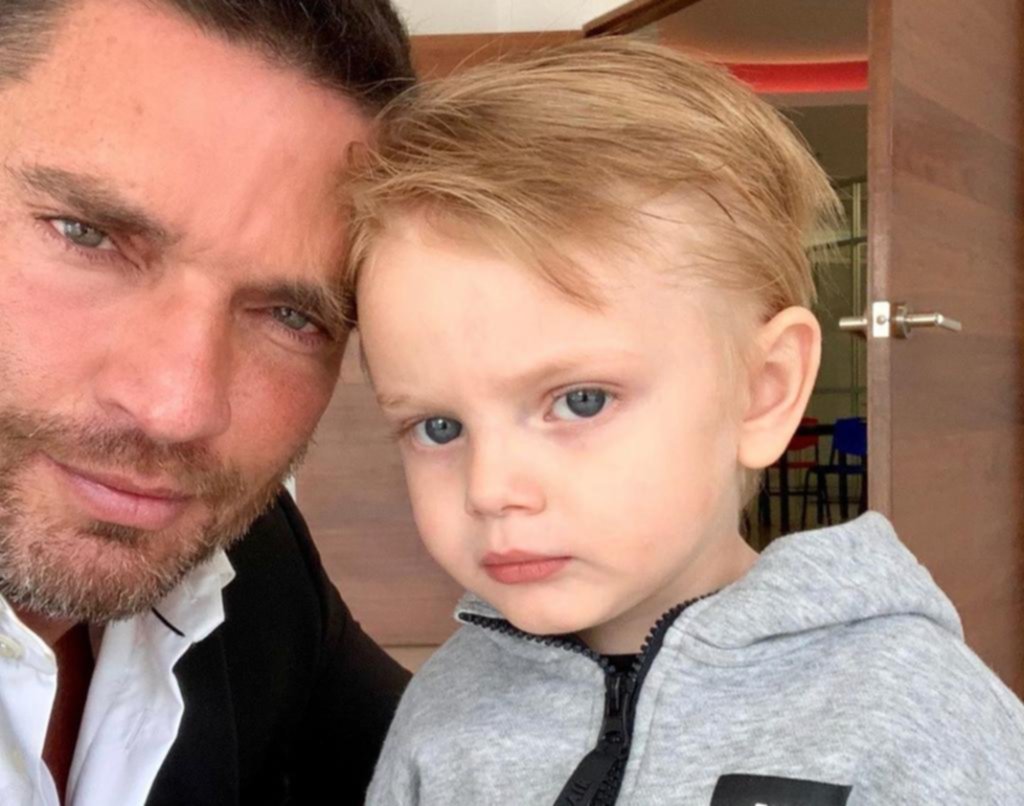 Julián Gil reflexionó sobre su paternidad: Se juntaba la inmadurez Julián Gil reflexionó sobre su paternidad: Se juntaba la inmadurez