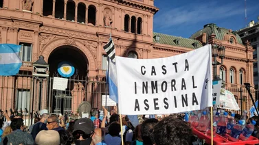 Argentinos protestaron por el escándalo de las "vacunas VIP" (+Video)