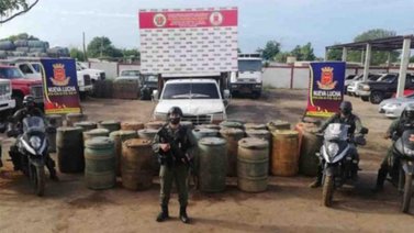 En lanchas de alta velocidad intentaron traficar más de 1.000 litros de gasolina