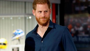 El príncipe Harry revela que la prensa británica lo acosaba