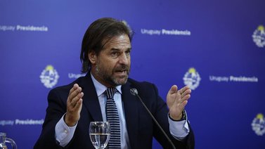 Primeras vacunas anticovid llegarán a Uruguay el jueves por la noche
