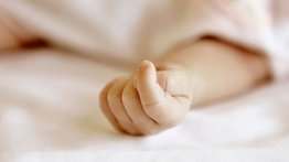 Venezolana vende a su hija de cuatro días de nacida a una pareja en Colombia