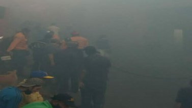 Reportan un incendio en un terreno baldío de Petare