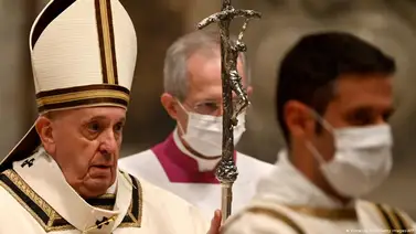 El Vaticano podría despedir a quien rechace vacuna contra el COVID-19 El Vaticano podría despedir a quien rechace vacuna contra el COVID-19