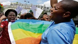 Angola en alivio al entrar en vigor la despenalización de la homosexualidad