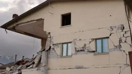 Sismo de magnitud 5,6 deja en Irán decenas de heridos y daños materiales