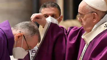 Papa Francisco celebró misa del Miércoles de Ceniza con pocos fieles y nuevo rito