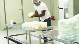 Venezolano sobresale en Australia en producción de queso