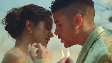 Bad Bunny y Rosalía estrenan el vídeo "La noche de anoche" Bad Bunny y Rosalía estrenan el vídeo "La noche de anoche"