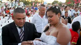 Cientos de parejas se casan por civil en boda masiva en Nicaragua