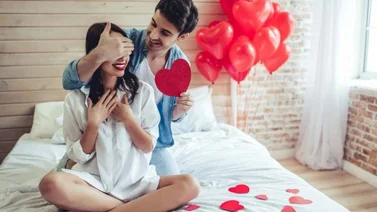 Celebra en grande este 14 de febrero… ¡En la cama!