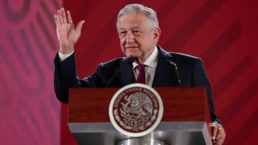 López Obrador celebra el fin de la construcción del muro fronterizo