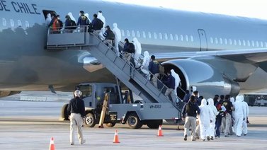 Avión militar chileno arribó a Maiquetía con grupo de migrantes venezolanos irregulares (+Video)