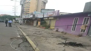 Explosión derriba tres postes eléctricos en barrio de Maracaibo Explosión derriba tres postes eléctricos en barrio de Maracaibo