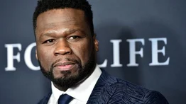 Alcalde critica a 50 Cent por su concierto con gente sin mascarillas