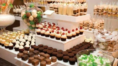 Organizando la reina de las fiestas: la mesa de postres