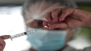 Indonesia aprueba la vacuna Sinovac para los mayores de 59 años