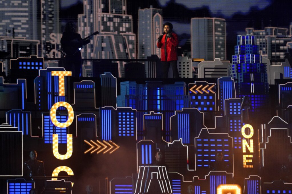 The Weeknd brilló en el espectáculo más atípico de la historia del Super Bowl (+Video)