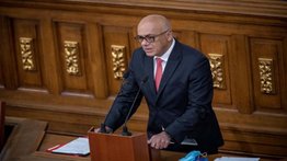 Rodríguez asegura que diputados venezolanos y colombianos están "interesados en investigar" a Iván Duque