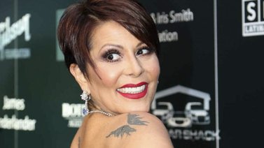 Alejandra Guzmán regresa a sus raíces y enseña su "Lado Oscuro"